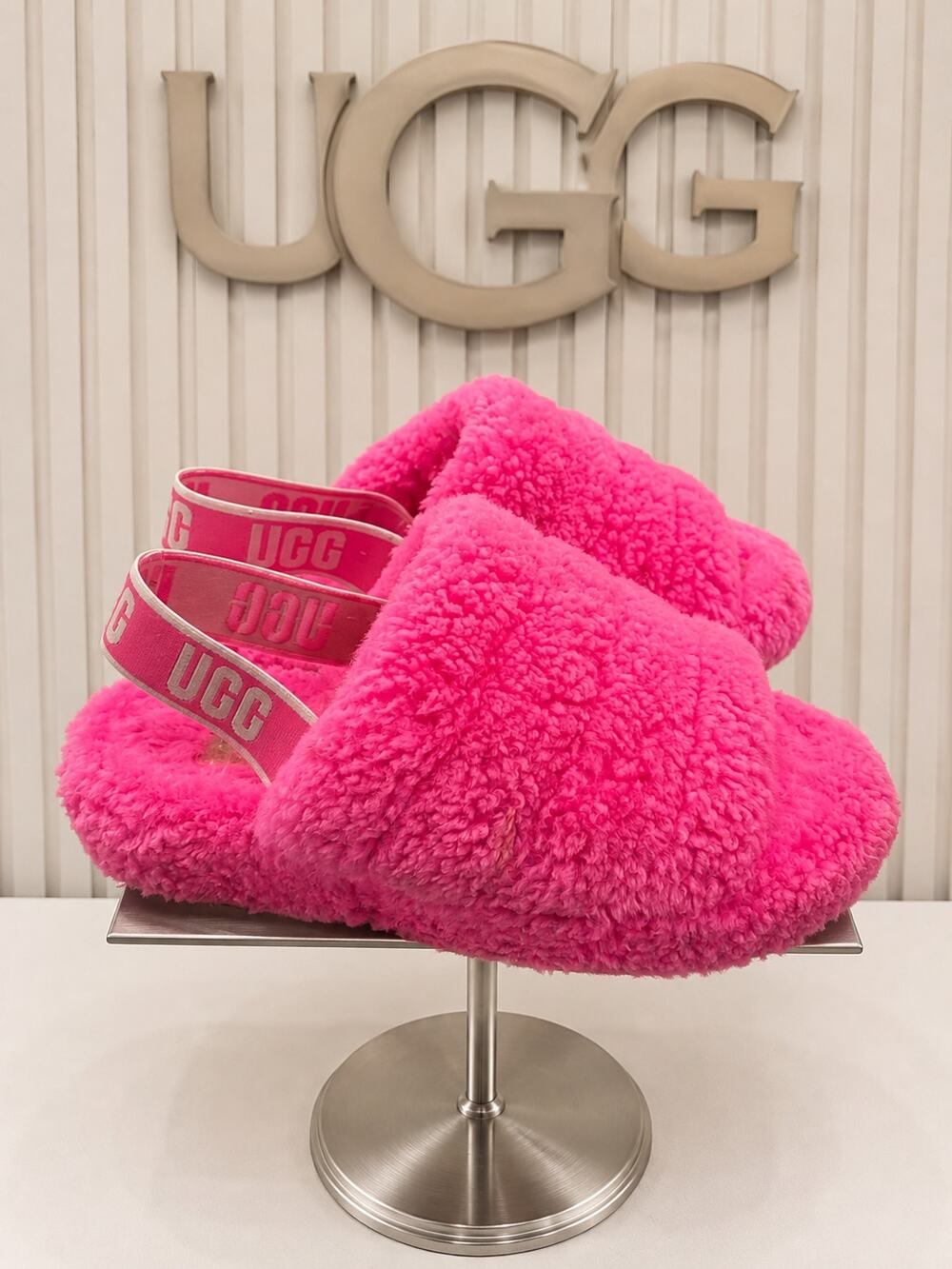UGG Fluff Yeah Slide Hot Pink Sheepskin Platform Sandals Women’s 10